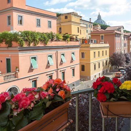 Appartamento La Finestra Su San Pietro Rome Exterior photo