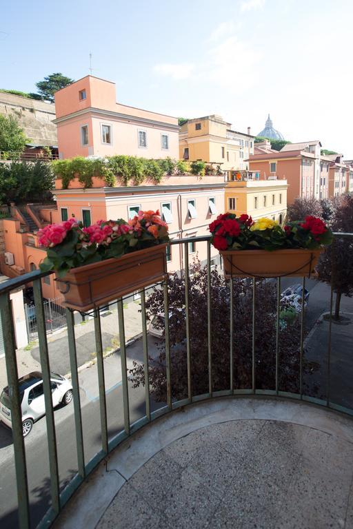 Appartamento La Finestra Su San Pietro Rome Exterior photo